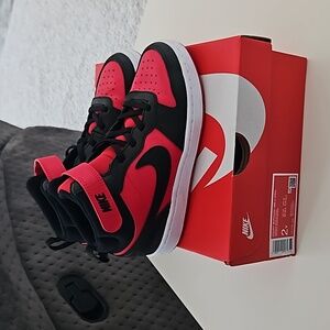 Like new nike boys court borough mid 2 red black and white size 2 shoes